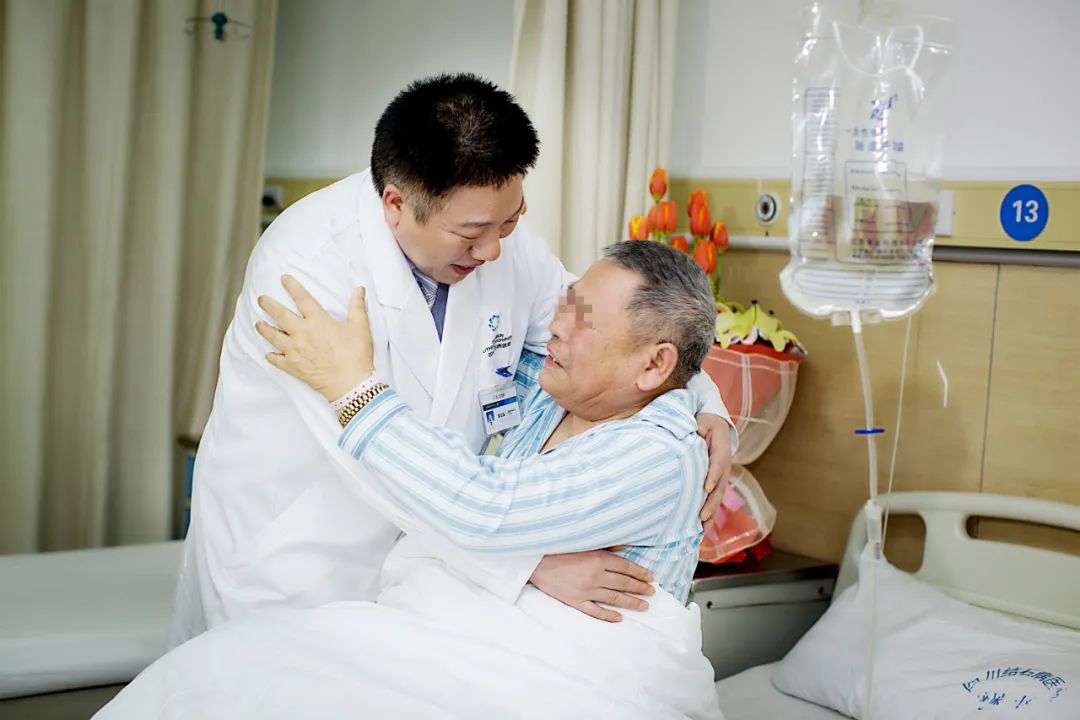 中国医师节：以健康之名，致敬每一位执着坚守的中国医师(图1)